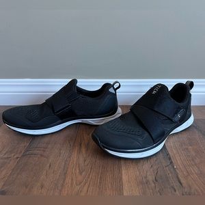 TIEM slipstream spin shoes size 10. Gently worn. Only worn in spin studio